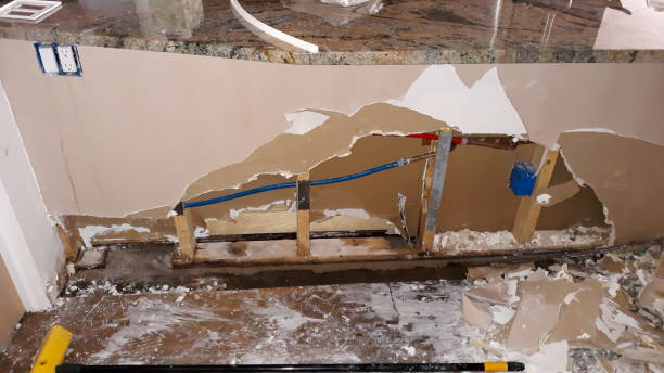 Best Water damage restoration near me  in Commerce, CA